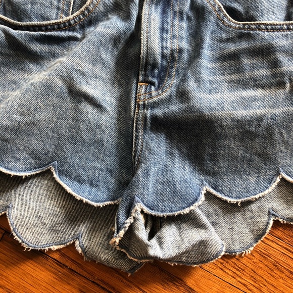 H&M scalloped hem jean shorts size 4 - Picture 5 of 9